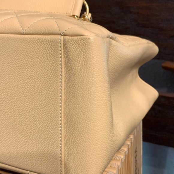 SOLD    Chanel Diamond-quilted Caviar Leather GST Beige Clair - Picture 13 of 15